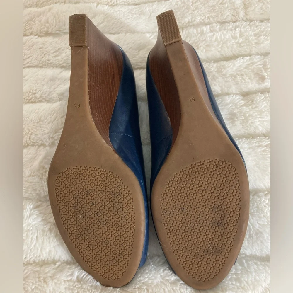 Tory Burch Navy Blue Peep-Toe Heels - Picture 7 of 7